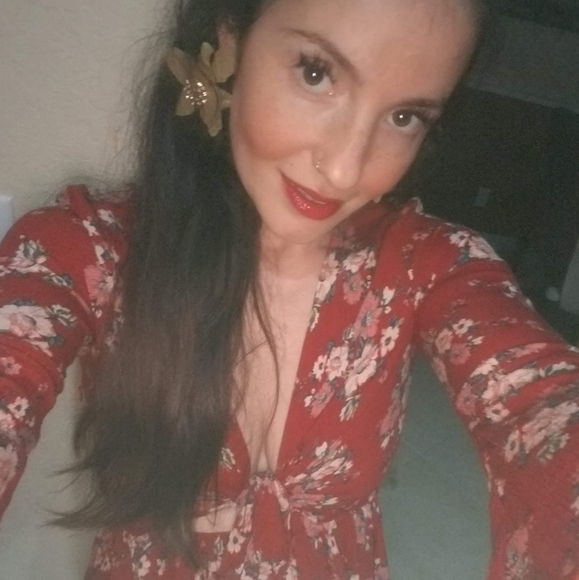 Meet your Posher, Lana - Picture 3 of 4